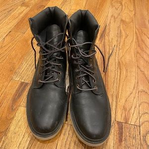 Black timberland boots